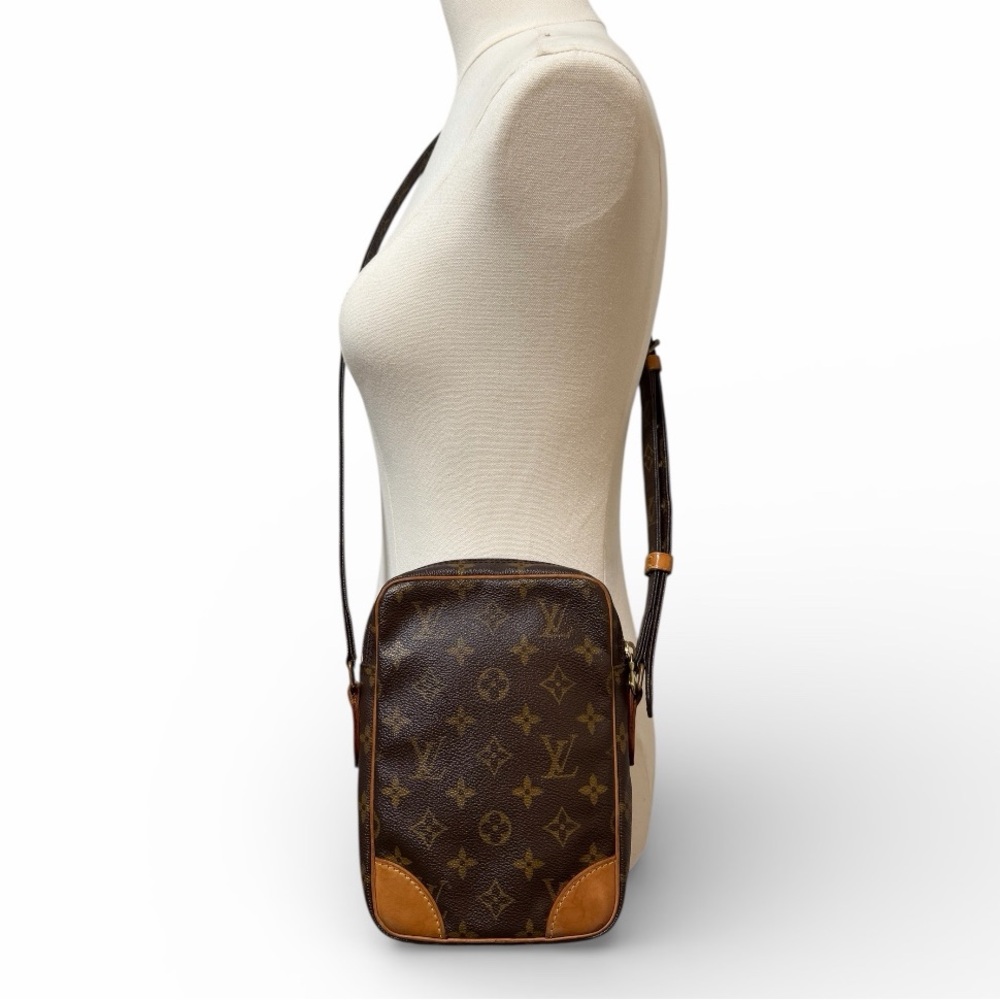 Louis Vuitton Danube Monogram Crossbody Bag - Picture 3 of 15